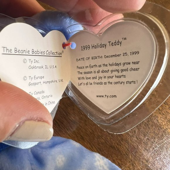 Ty Beanie Baby - 1999 Holiday Teddy the Bear - Style Number #04257 - Picture 4 of 9